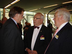 Commissaris van de Koningin Van de Donk in gesprek met Jan van de Put